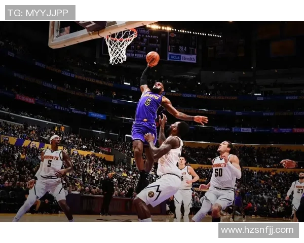 詹姆斯在湖人对掘金比赛中穿着的球鞋引发球迷热议与关注 詹姆斯在湖人对掘金比赛中穿着的球鞋引发球迷热议与关注