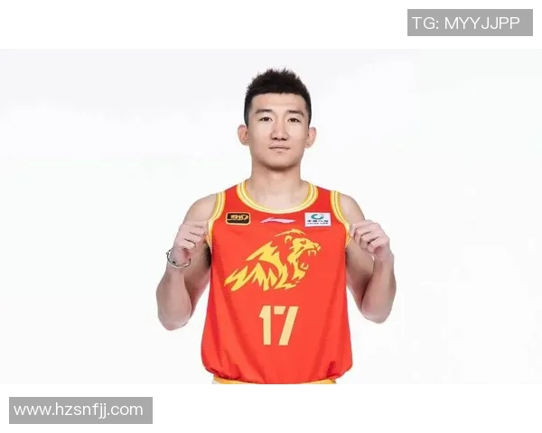 孙铭徽:从青涩球员到篮球场上的领军人物之路 孙铭徽:从青涩球员到篮球场上的领军人物之路